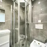 Urban Flat 104 - 4 Bedroom Flat Opera Apartamento Paris