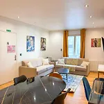 Urban Flat 104 - 4 Bedroom Flat Opera Paris