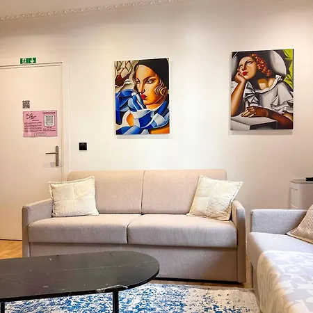 Urban Flat 104 - 4 Bedroom Flat Opera