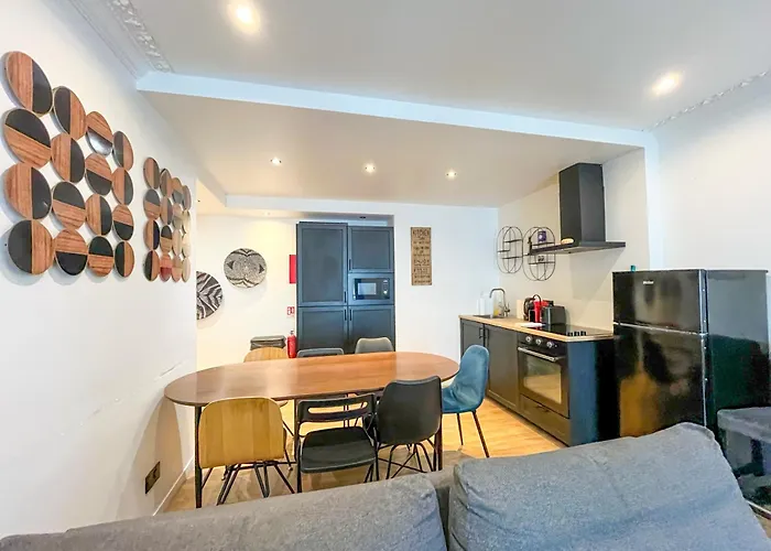 Urban Flat 104 - 4 Bedroom Flat Opera *