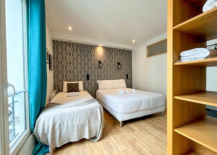 Urban Flat 104 - 4 Bedroom Flat Opera Apartment *