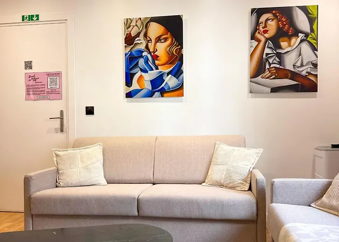 Urban Flat 104 - 4 Bedroom Flat Opera