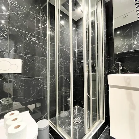 Διαμέρισμα Urban Flat 104 - 4 Bedroom Flat Opera *